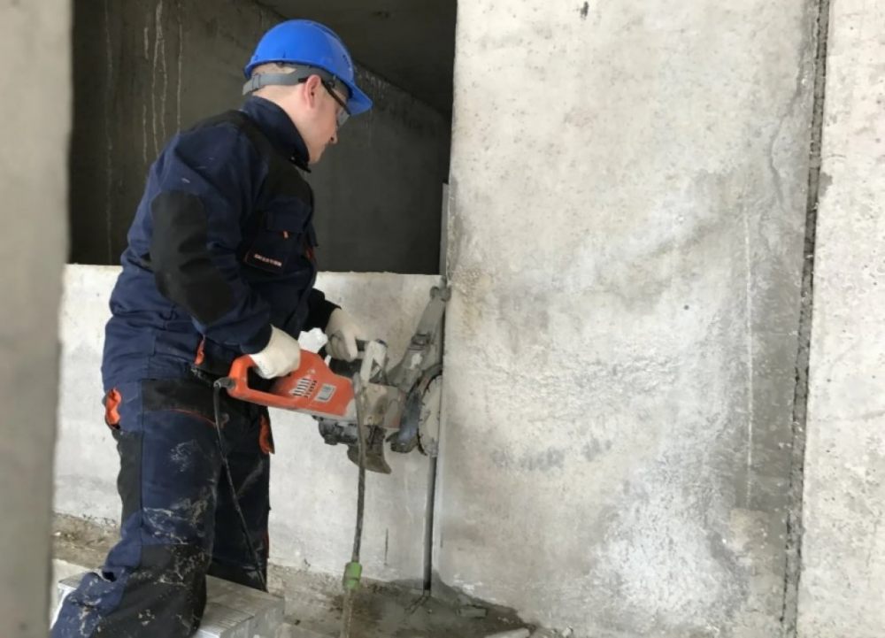 Алмазная резка и высверливание проемов стоимость услуг и где заказать - Таштагол