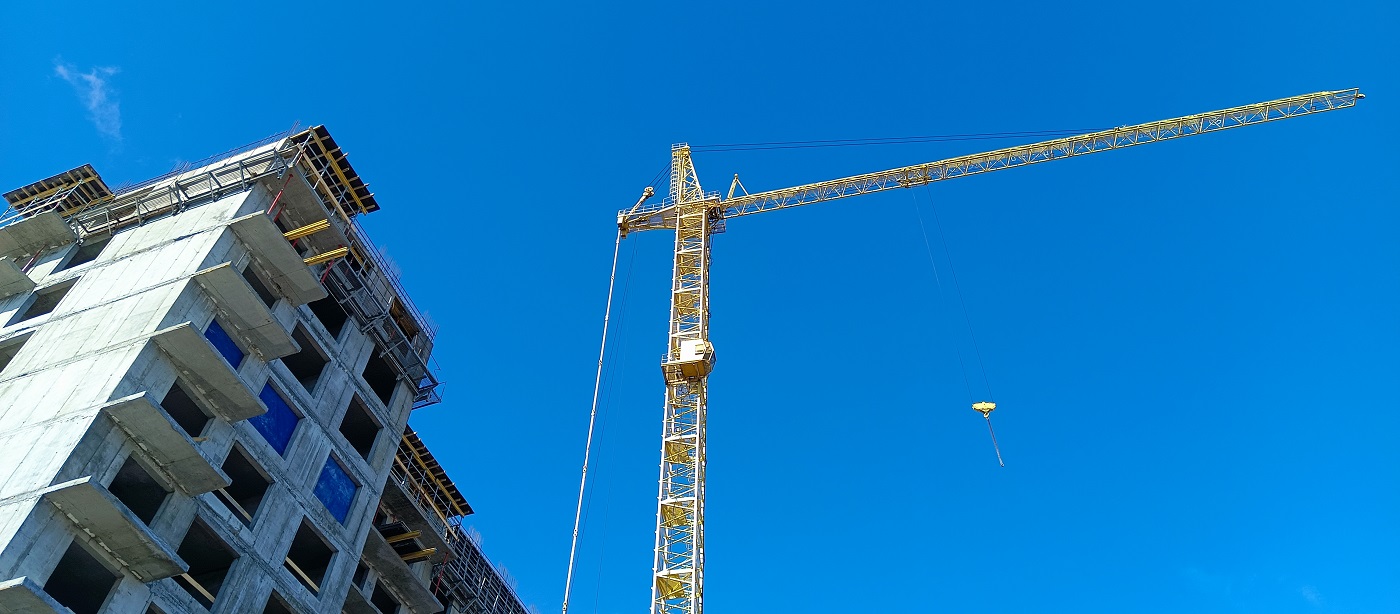 Аренда и услуги башенных кранов для стротельства высотных домов и зданий в Калтане