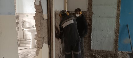 Демонтажные работы старой квартиры стоимость услуг и где заказать - Новокузнецк